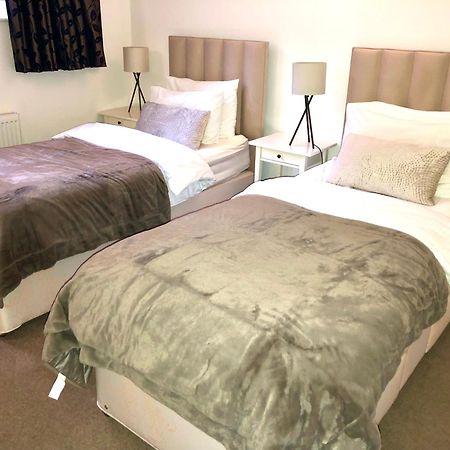 Superbly Located 2 Bedroom Luxury Apartment Bath Bagian luar foto