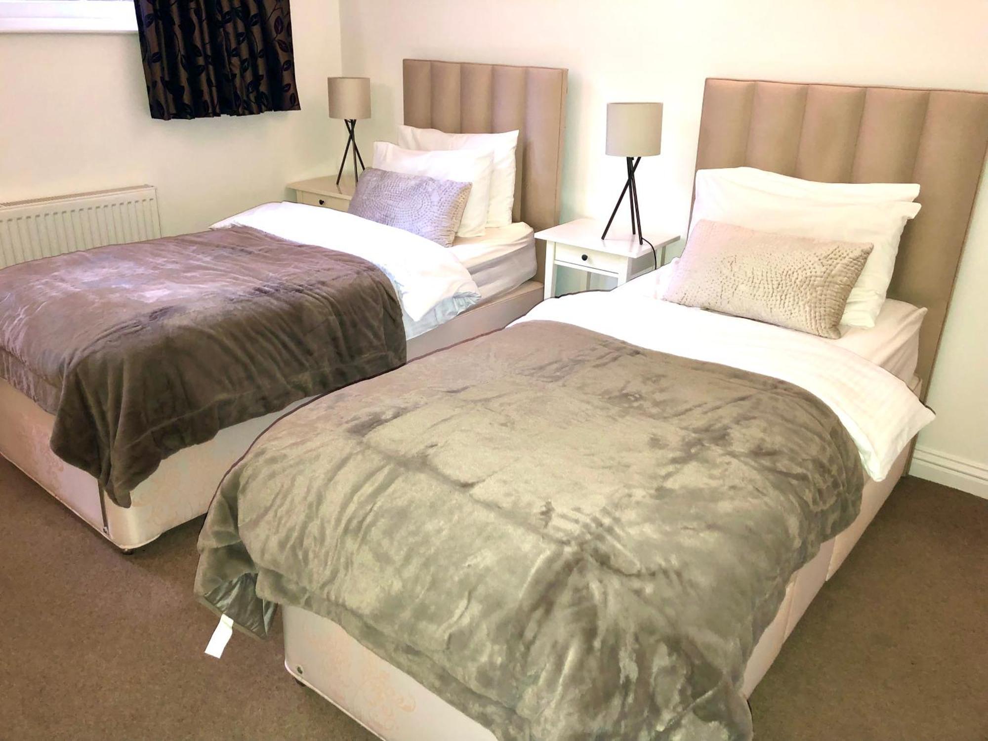 Superbly Located 2 Bedroom Luxury Apartment Bath Bagian luar foto